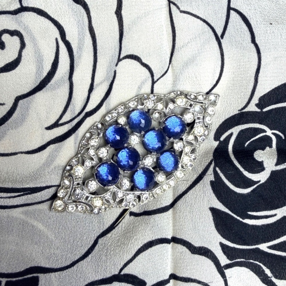 Vintage Art Deco Style Rhinestone and Cobalt Blue‎ Brooch Silver Tone